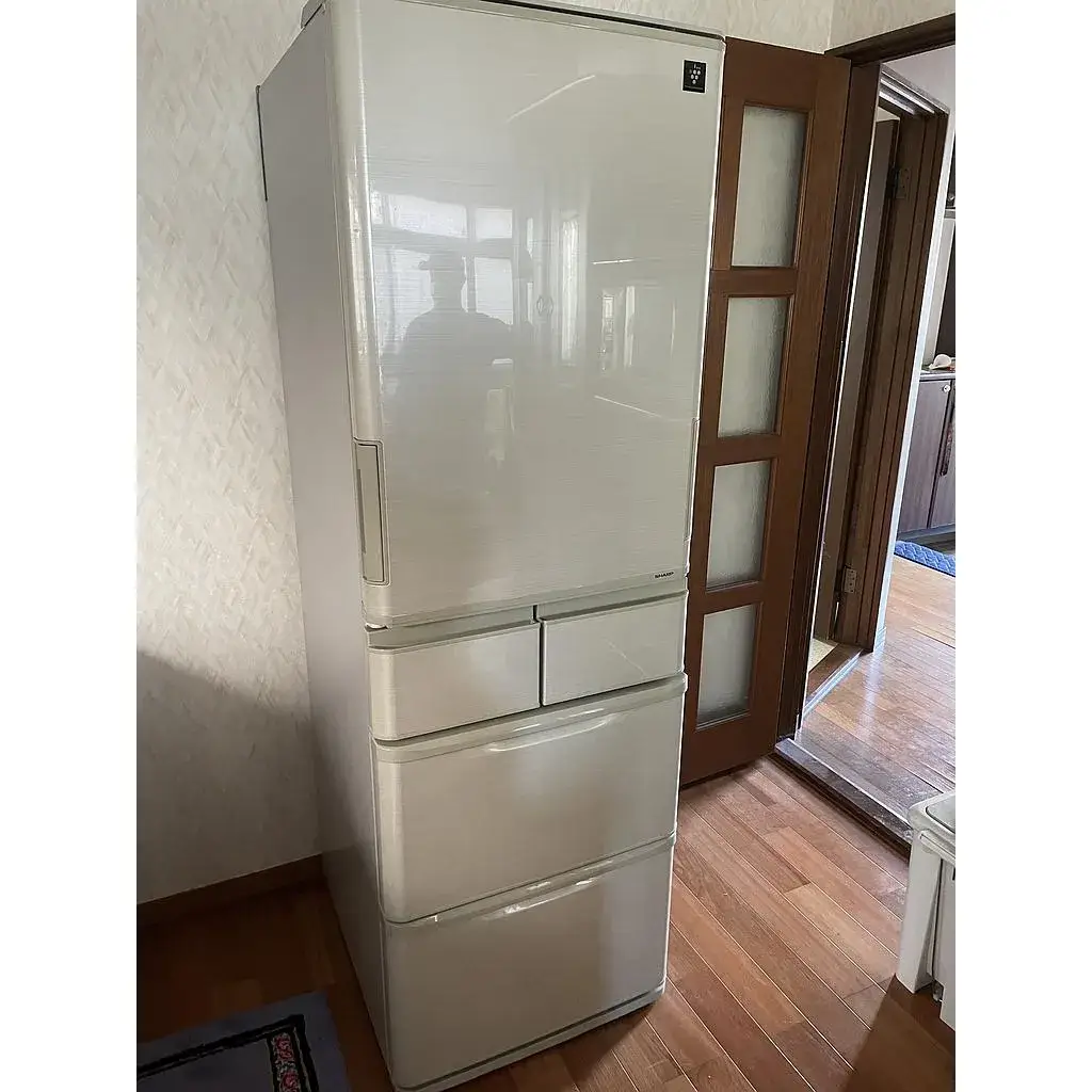 東京都 立川市にて 冷蔵庫 シャープ SJ-W411 2018 を出張買取しました