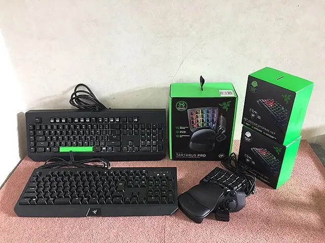 東京都 品川区にて RAZER ゲーミングキーボード 左手デバイスなど まとめ を出張買取しました