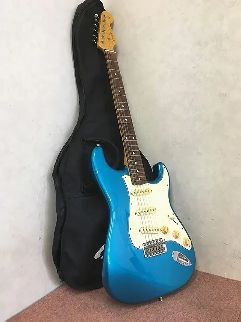 東京都 八王子市にて Fender/フェンダー ストラトキャスター エレキギター Pシリアル を店頭買取しました
