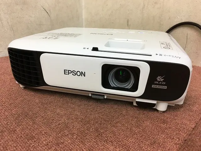 千代田区にて EPSON ビジネスプロジェクター EB-U42 H846D を出張買取しました