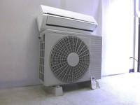 日野市にてルームエアコン【RAS-AC25Z】を出張買取、取外しをいたしました。
