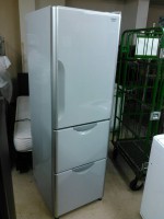 小金井市にて冷蔵庫 日立 R-S300DMV 2013年製を買取りました　