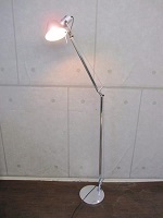 東京都世田谷区でヤマギワ製フロア照明[アルテミデ]を出張買取