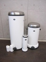 横浜市青葉区でVIPP製のペダルビン（ゴミ箱）を出張買取いたしました。