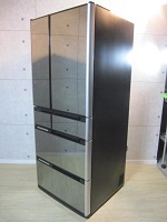 東京都世田谷区で日立製冷蔵庫[R-M6200D]を出張買取いたしました。