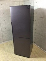 府中市にてSHARPの冷凍冷蔵庫【SJ-PD27A】を出張買取いたしました。