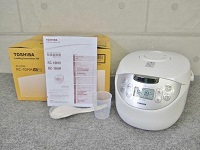 東京都中央区で未使用の東芝製の炊飯器[RC-10HH]を買取ました。