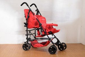 KINDERWAGONの二人乗りベビーカー