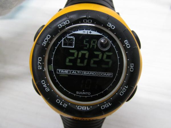 茅ヶ崎市にてSUUNTOのVECTOR腕時計延長ベルト付を買取しました。
