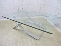 横浜市西区でROLFBENZ製のガラスセンターテーブルを出張買取しました。