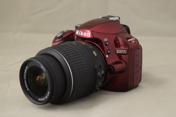 茅ヶ崎市にてNIKONニコンの一眼レフカメラ【D3200 】を買取ました。