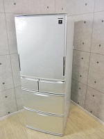 横浜市青葉区でシャープ製の冷蔵庫[SJ-XW44T]を出張買取いたしました。
