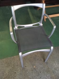 世田谷区にてAlias スタッキングチェア メッシュ5脚を買取いたしました。