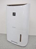 品川区にて シャープ プラズマクラスター 除湿機 CV-E71-W 2015年 を出張買取致しました