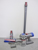 新宿区にて Dyson V8 Fluffy サイクロン式コードレスクリーナー SV10 を出張買取致しました