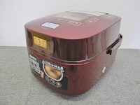 江東区にて 東芝 真空圧力 かまど炊き IH炊飯器 5.5合 RC-10VXG 2013年製 を出張買取致しました