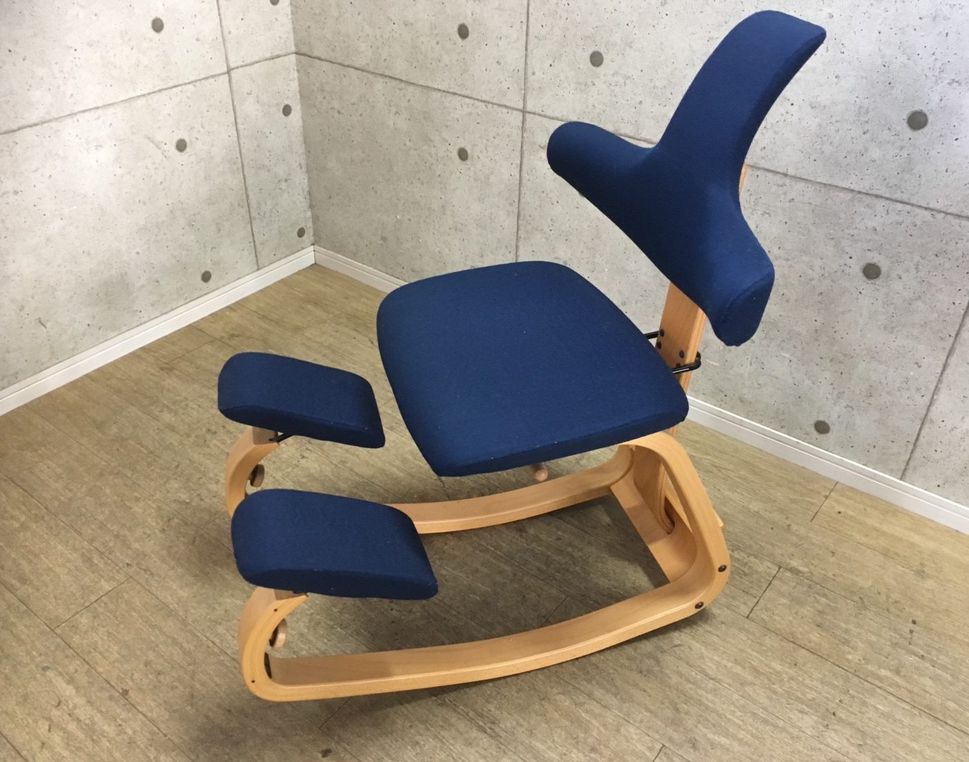 STOKKE バランスチェア