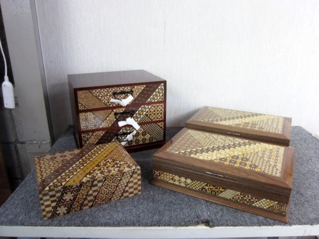 世田谷区にて 箱根寄木細工  小箱 小物入れ アクセサリー入れ 宝石箱 まとめ4点 未使用 を買取ました