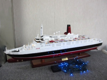 船舶模型 クイーンエリザベス2 豪華客船 大型