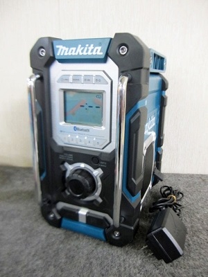 大和市にて マキタ 充電式ラジオ MR108 を店頭買取致しました