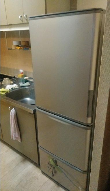 大和市にて 冷蔵庫 シャープ SJ-W352D-N 2018年製 を出張買取致しました