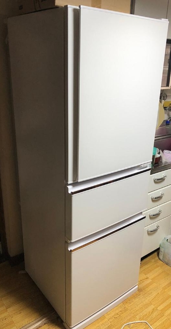 立川市にて 冷蔵庫 三菱 MR-CX27C 2018年製 を出張買取致しました