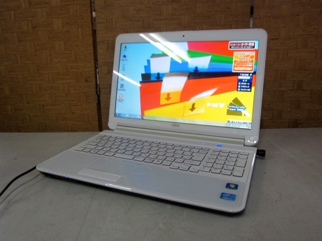 富士通 ノートPC FMVA77GW Win7 i7 2.20GHz 8GB