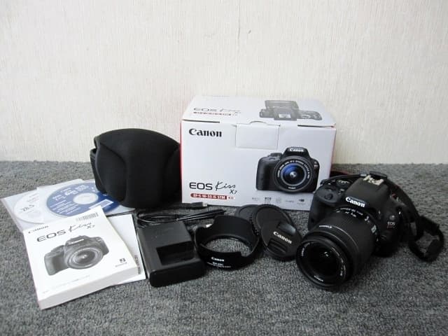 東京都世田谷区にて キャノン デジタル一眼レフカメラ EOS KISS X7 EF-S  を出張買取しました