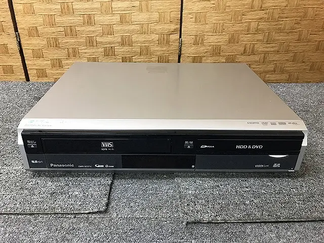 東京都 世田谷区にて パナソニック VHS/DVDレコーダー DMR-XP21V リモコン有り を店頭買取しました