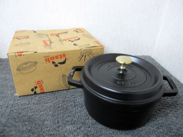 大和市にて Staub ストウブ ココット ラウンド 両手鍋 黒 寸法20㎝ 型番40509-487 を店頭買取致しました