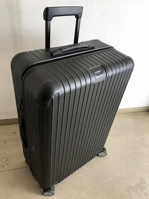 東京都 港区にて RIMOWA/リモワ サルサ 87L 810.73.32.4 4輪 スーツケース を出張買取しました