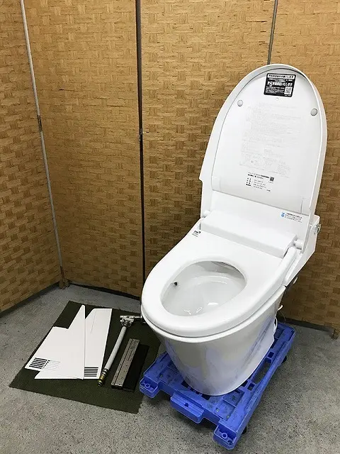 神奈川県 大和市にて 展示未使用 リクシル 一体型トイレ 自動洗浄乾燥式便器 DV-S716-R2 2019年製 を店頭買取しました