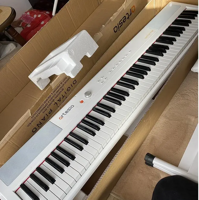 神奈川県 大和市にて artesia(アルテシア) 電子ピアノ PA-88H(白) を出張買取しました