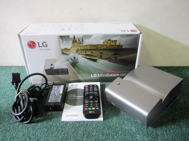 LG 超短焦点 ホームプロジェクター PH450UG