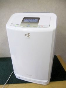 ダイキン クリアフォースZ 加湿空気清浄機 MCZ70U-W 2019年製