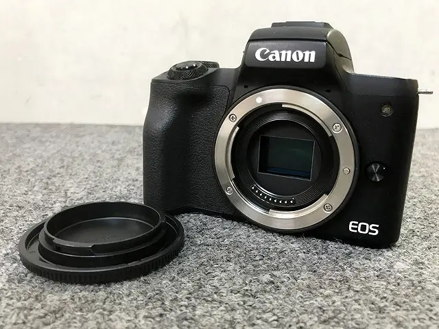 東京都 新宿区にて Canon ミラーレス一眼レフカメラ EOS Kiss M を出張買取しました