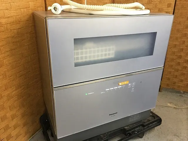 東京都 墨田区にて パナソニック 電気食器洗い乾燥機 NP-TZ300-S 2021