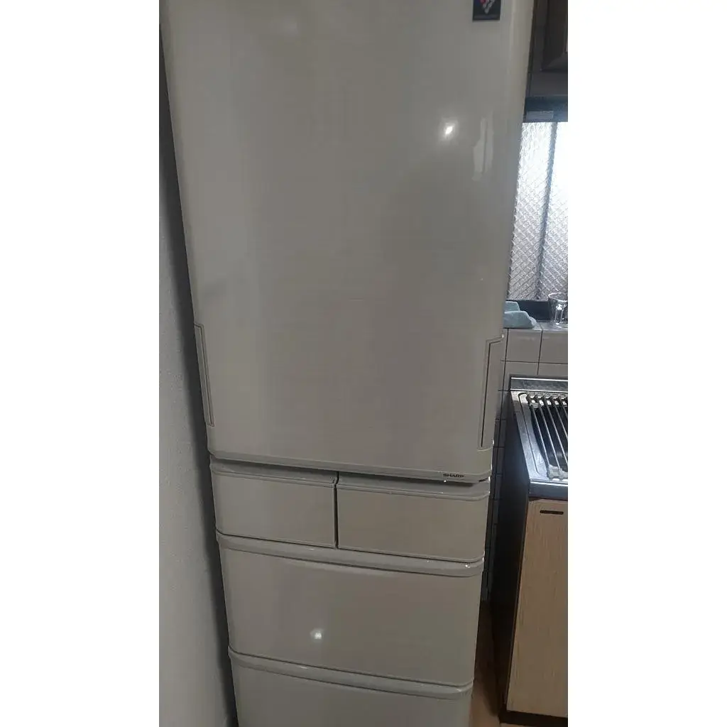 東京都 世田谷区にて 冷蔵庫 シャープ SJ-W411F-N 2020 を出張買取しました