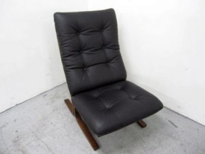 アーロンチェア買取 4つのチェックでモデルを見分けてから売ろう