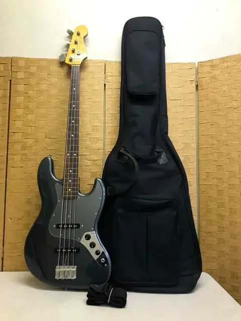 東京都 世田谷区にて ギター フェンダー ジャズベース ELECTRIC BASS を出張買取しました