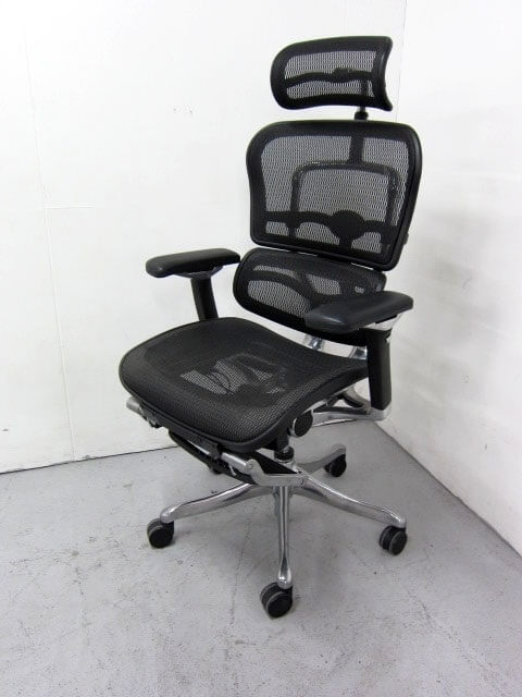 厚木市にて エルゴヒューマン プロ オットマン内蔵型 オフィスチェアを出張買取しました