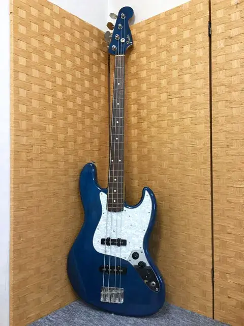 東京都 世田谷区にて  FENDER JAZZ BASS R0シリアルを店頭買取しました