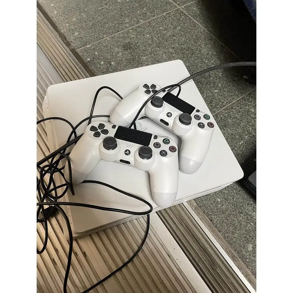 東京都 国立市にて PS4 CUH-2100 を出張買取しました