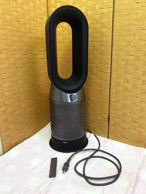東京都 目黒区にて Pure Hot + Cool 空気清浄ファンヒーター ダイソン HP04 2020 を店頭買取しました