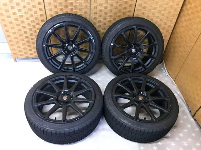 神奈川県 相模原市にて 18X8.0J PCD114 CLUB LINEA BLIZZAK VRX2 235/40R18 95Q を出張買取しました