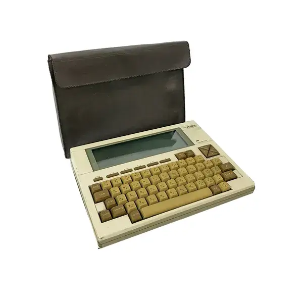 旧式PC　ハンドベルトコンピューター　NEC　PC-8201