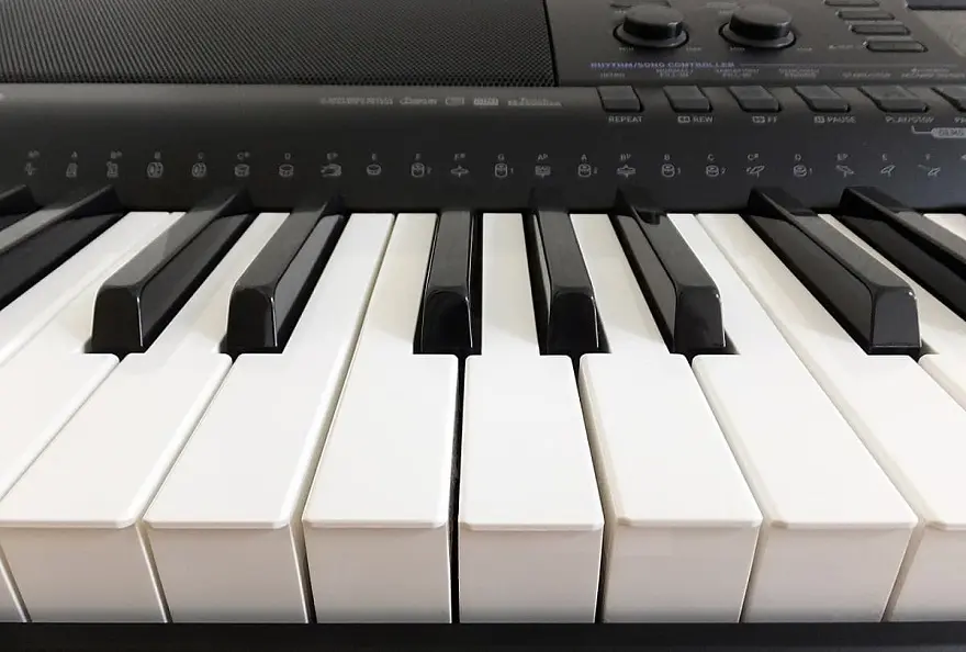 【買取】電子ピアノは古くても売れる？処分の前に買取条件をチェック
