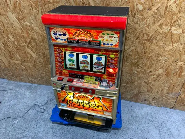 神奈川県 相模原市にてアステカ スロット台 パチスロ実機 コイン不要機付 ドアキー・設定キーありを店頭買取しました