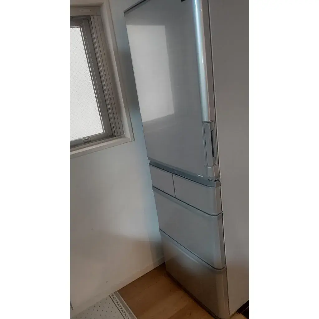 東京都 中央区にて 冷蔵庫 シャープ SJ-W412E-S 2019 を出張買取しました