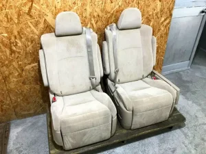神奈川県 相模原市にて アルファード セカンドシート 2客 レール付き を店頭買取しました